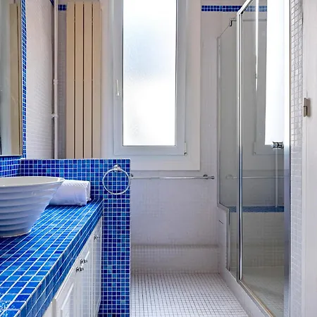 Veeve - Champagne Sky Apartment *