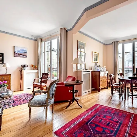 Veeve - Champagne Sky Apartment